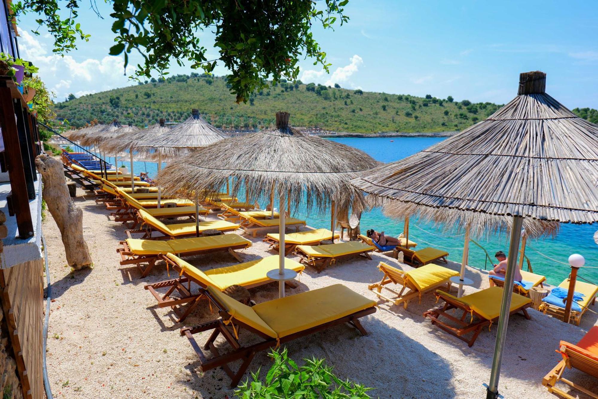 Hotel Nili Deluxe Sarandë Exterior foto