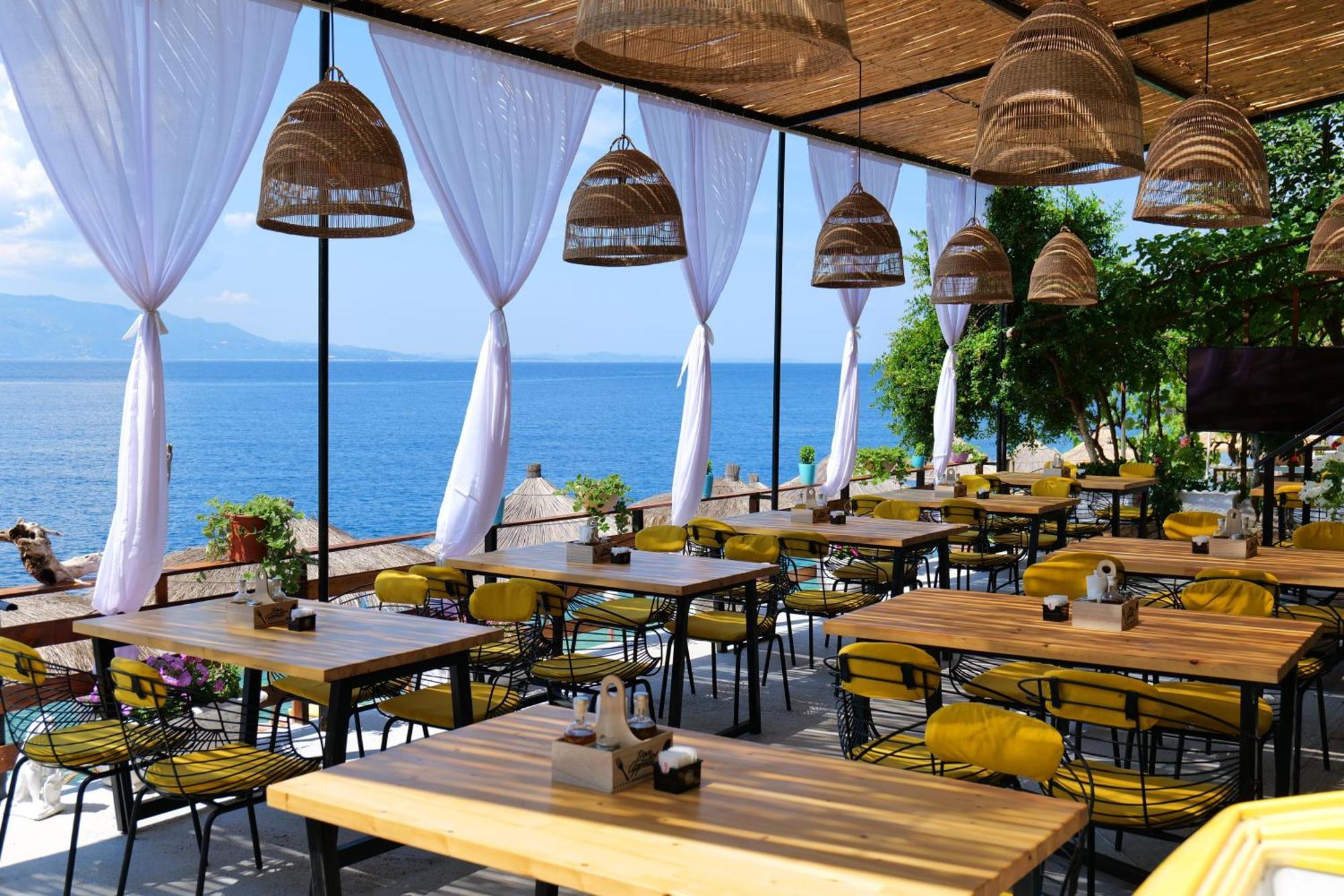 Hotel Nili Deluxe Sarandë Exterior foto