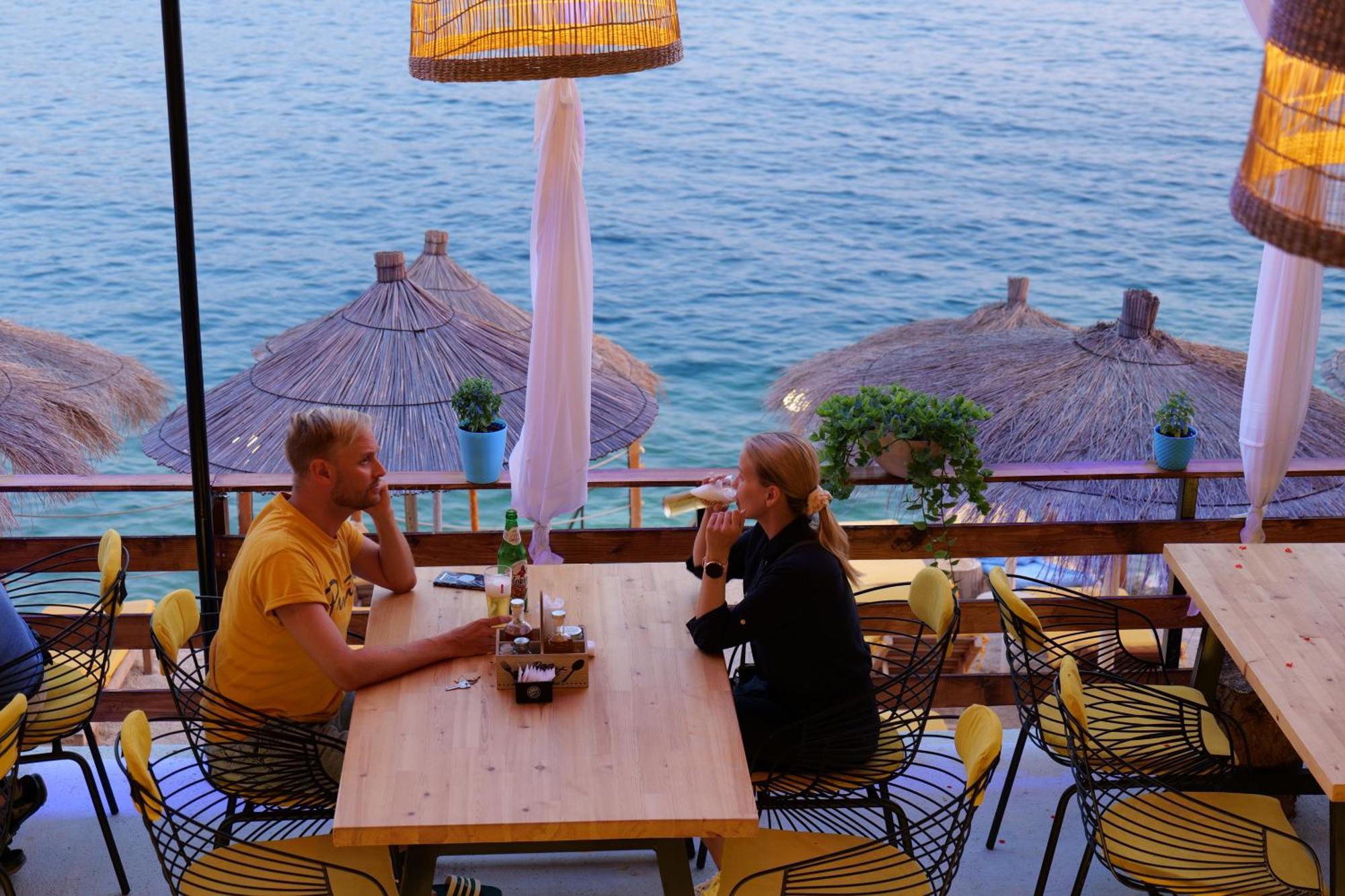 Hotel Nili Deluxe Sarandë Exterior foto