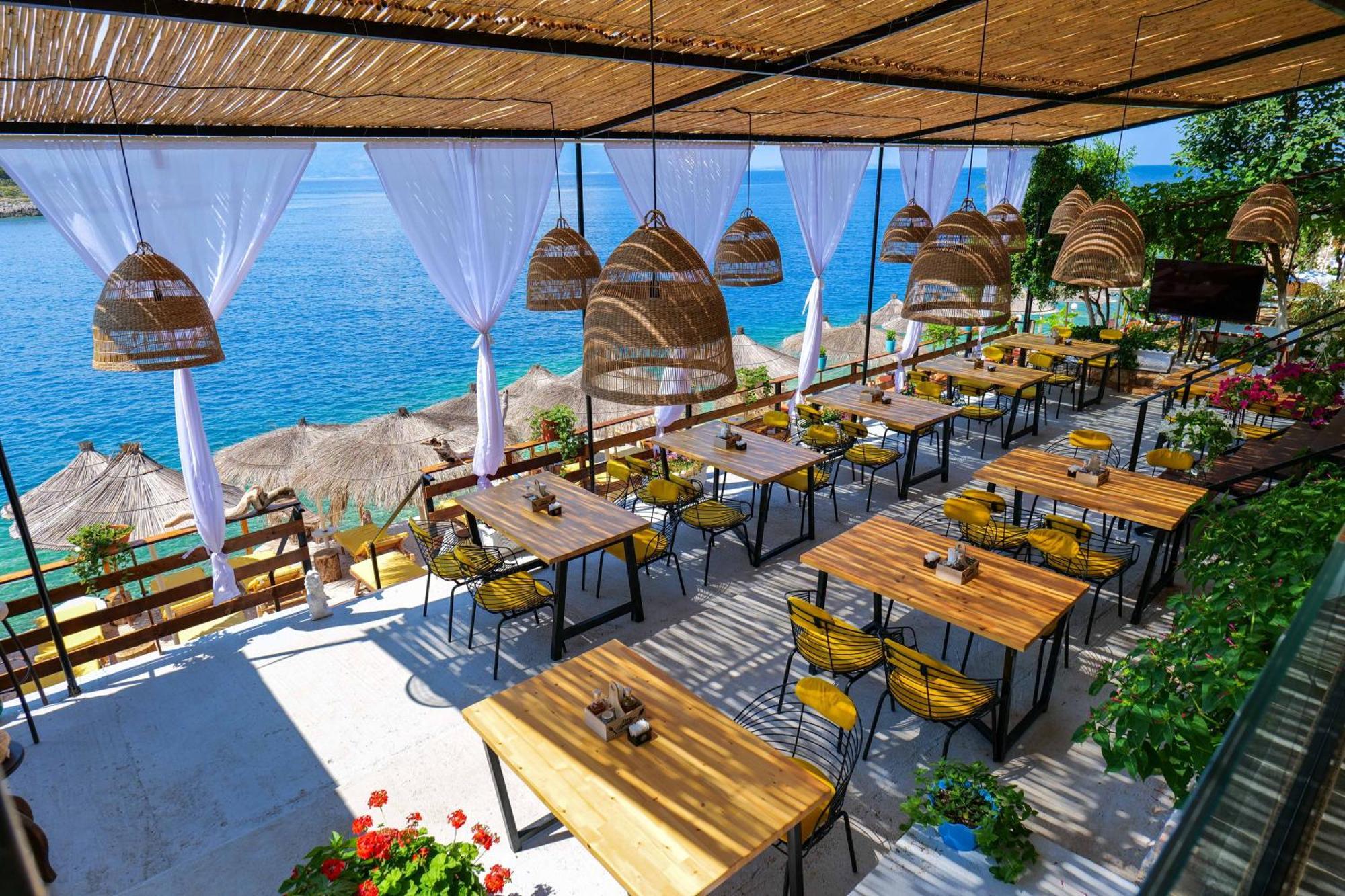 Hotel Nili Deluxe Sarandë Exterior foto